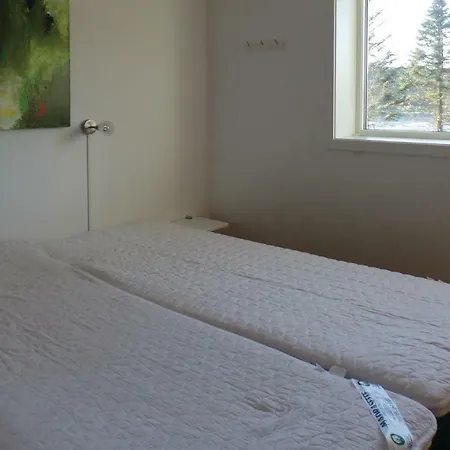 Дом отдыха Four-bedroom With Sea View 09
